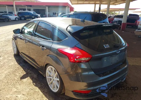 2017 Ford Focus St z USA, uszkodzony, nr VIN 1FADP3L95HL263805